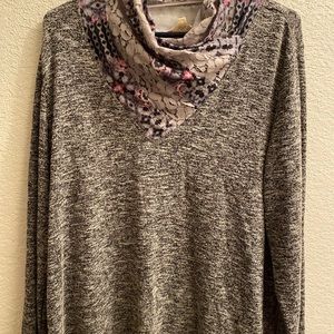 XL gray shirt with colored loose neck